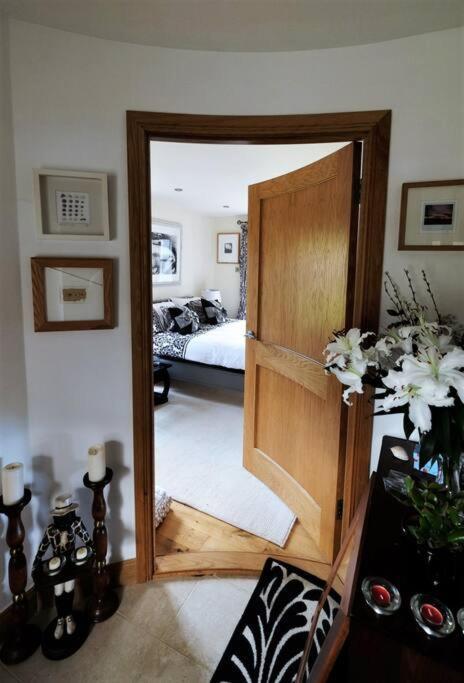 Loch Lomond Unique Selfcontained Bed+Bathroom Alexandria Bagian luar foto